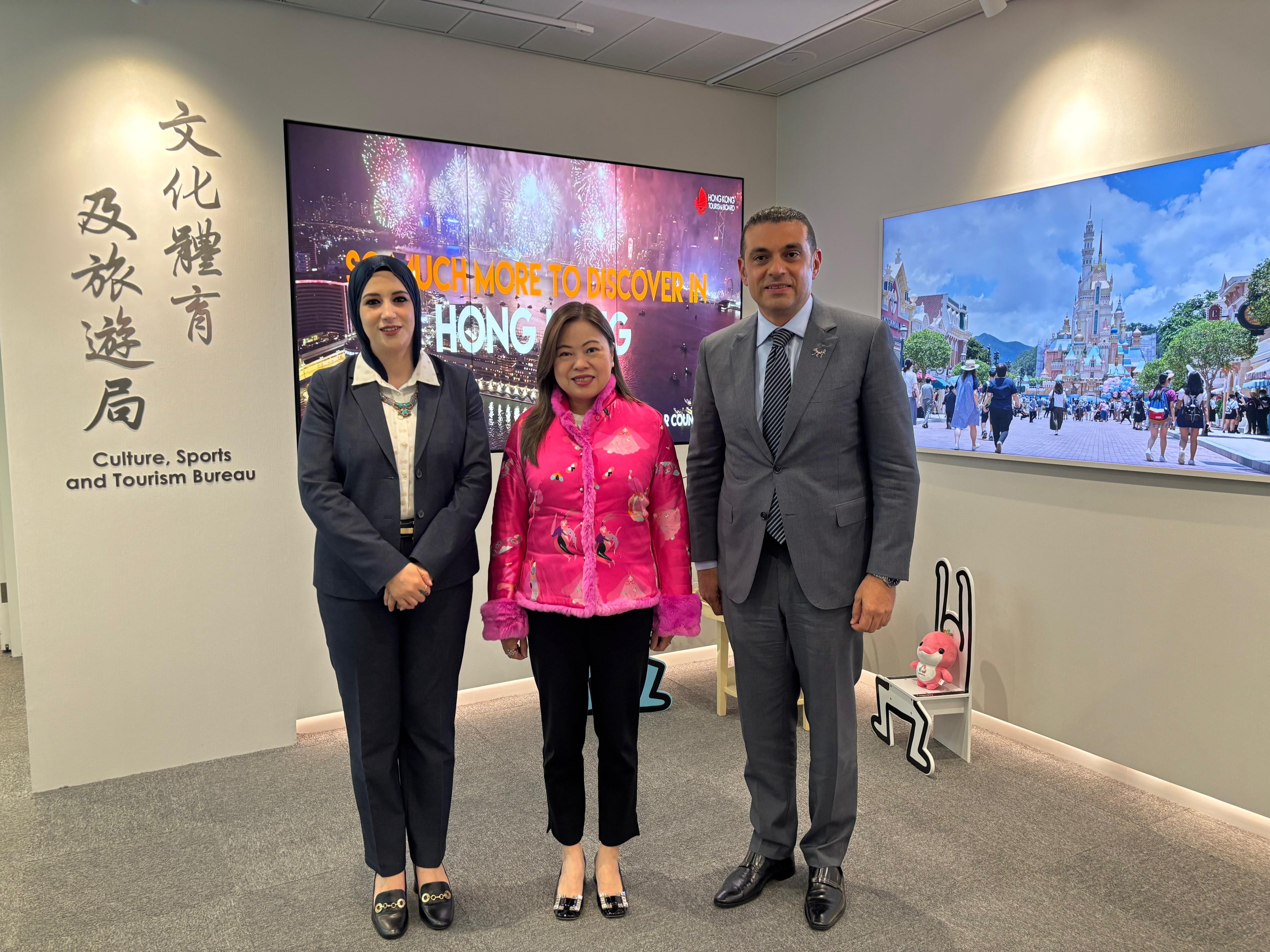 نائب وزير الآثار