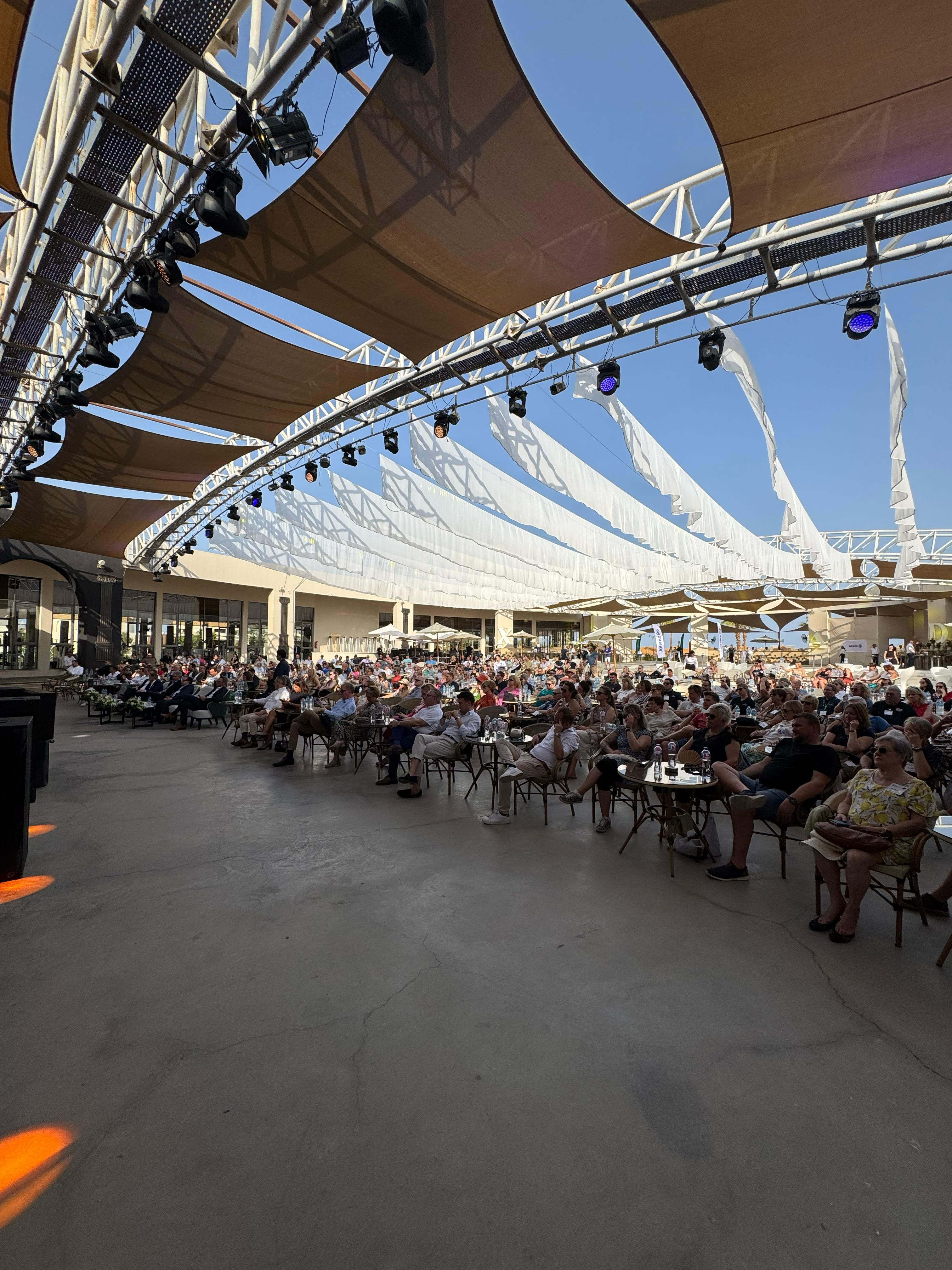 شريف فتحي وزير السياحة والآثار