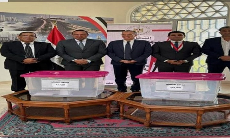 إقبال لافت للمصريين على صناديق التصويت في سلطنة عمان