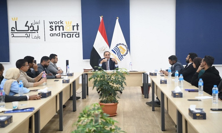 محافظ قنا يشهد الحفل الختامي لبرنامج دعم الشركات الناشئة