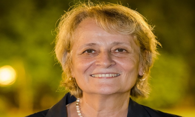 نيفين السيوفي