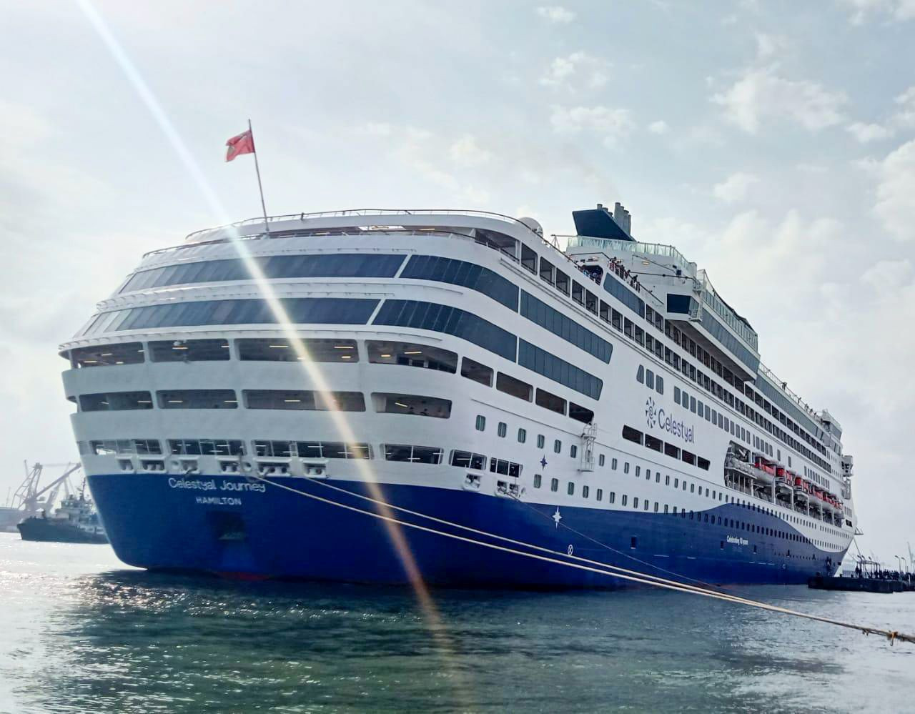 سفينة سياحية