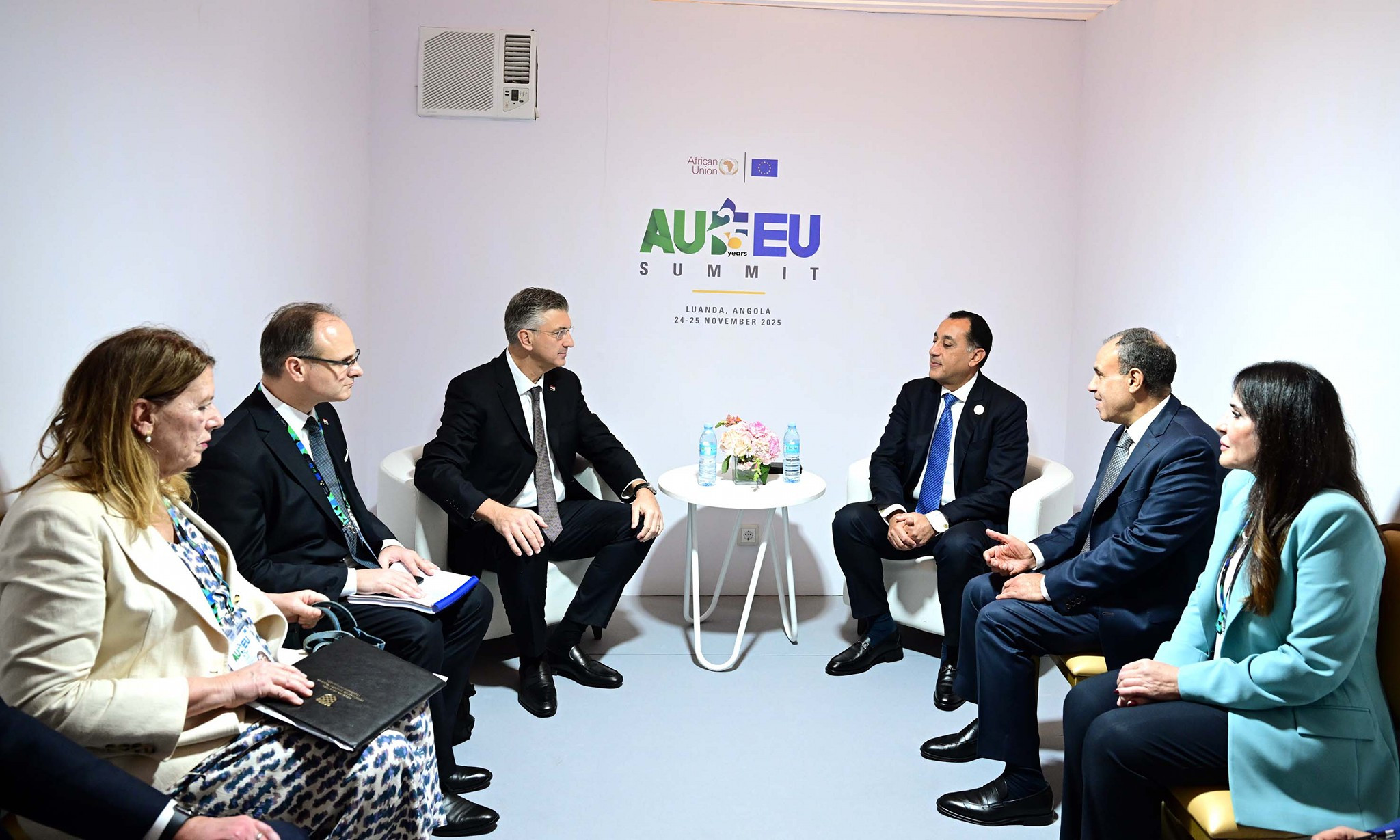 رئيس الوزراء ونظيره الكرواتي