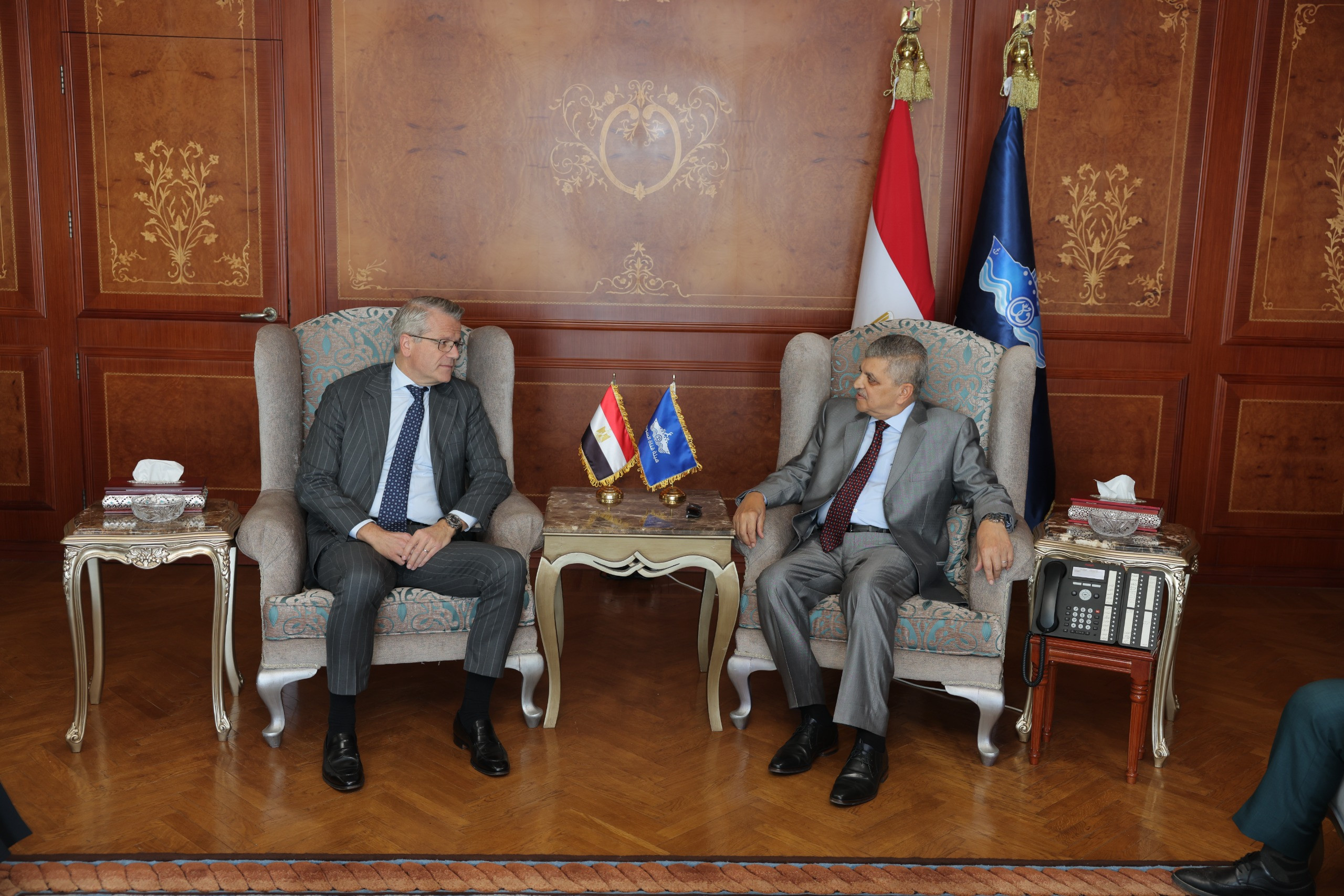 رئيس هيئة قناة السويس