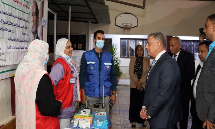 محافظ الإسماعيلية يتفقد المقار الانتخابية