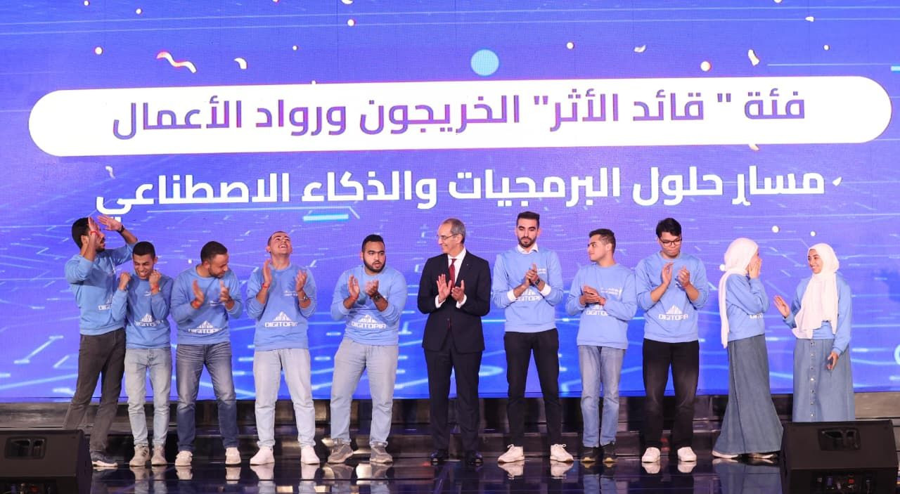 وزير الاتصالات