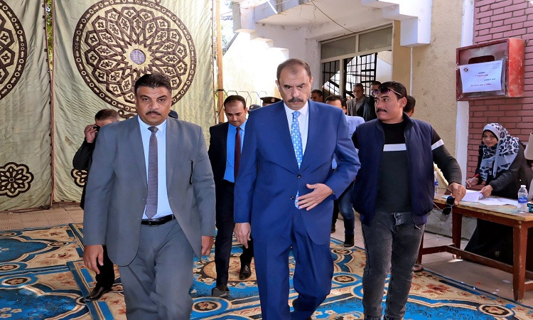 محافظ سوهاج يتفقد لجان انتخابات اليوم الأول لمجلس النواب