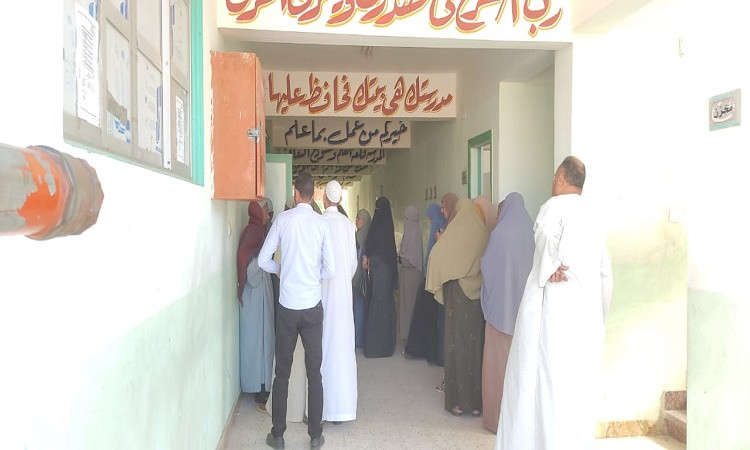 إقبال ملحوظ من الناخبين على لجان الاقتراع بالبحيرة في أول أيام انتخابا