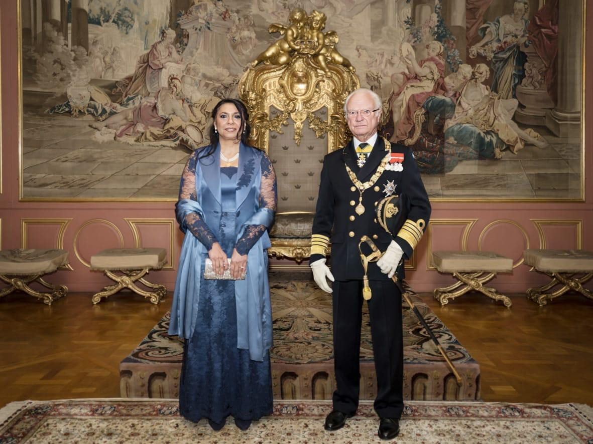 ملك السويد وسفيرة مصر