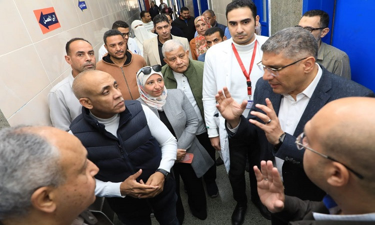 محافظ الجيزة يتابع انتظام العمل بمستشفى الصف المركزي ووحدة طب أسرة الف