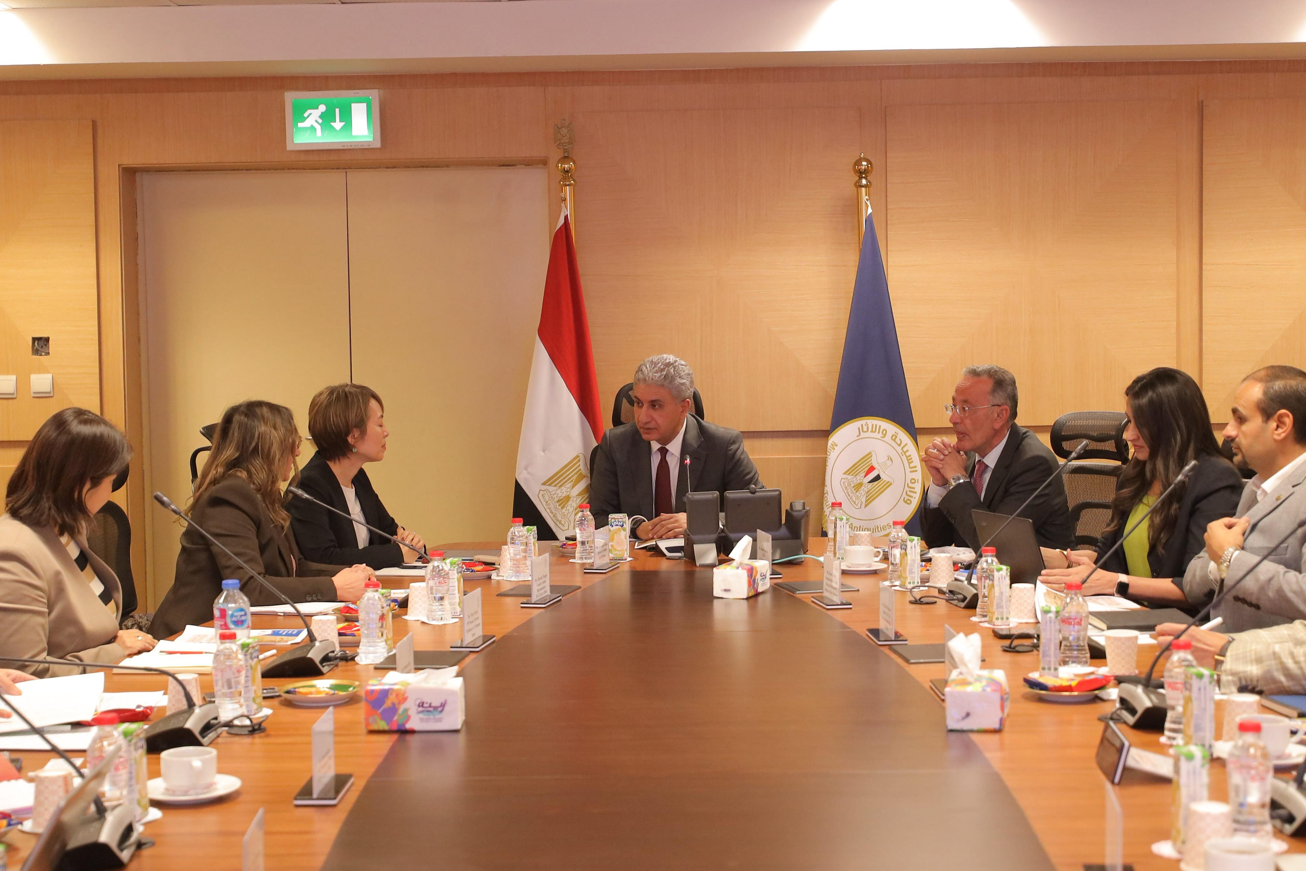 وزير الأثار