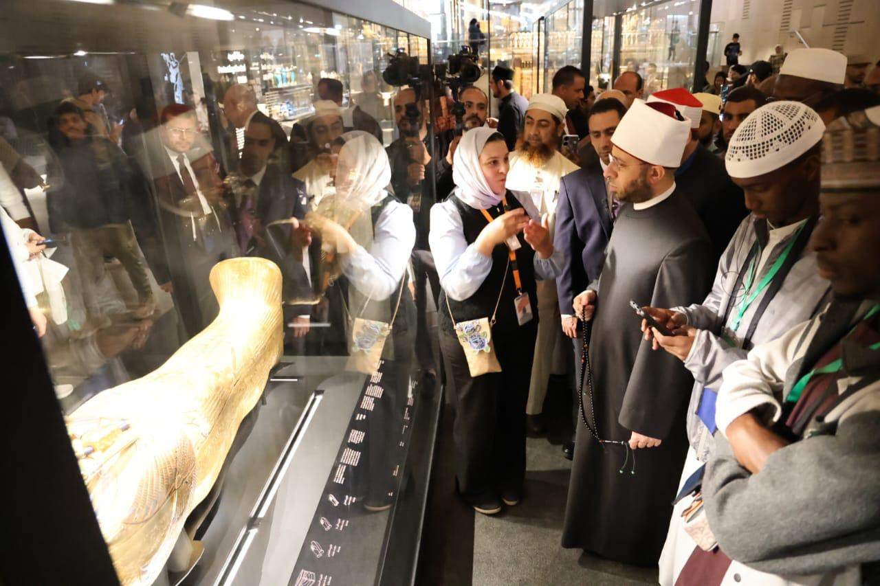 وزير الوقاف بالمتحف المصري الكبير