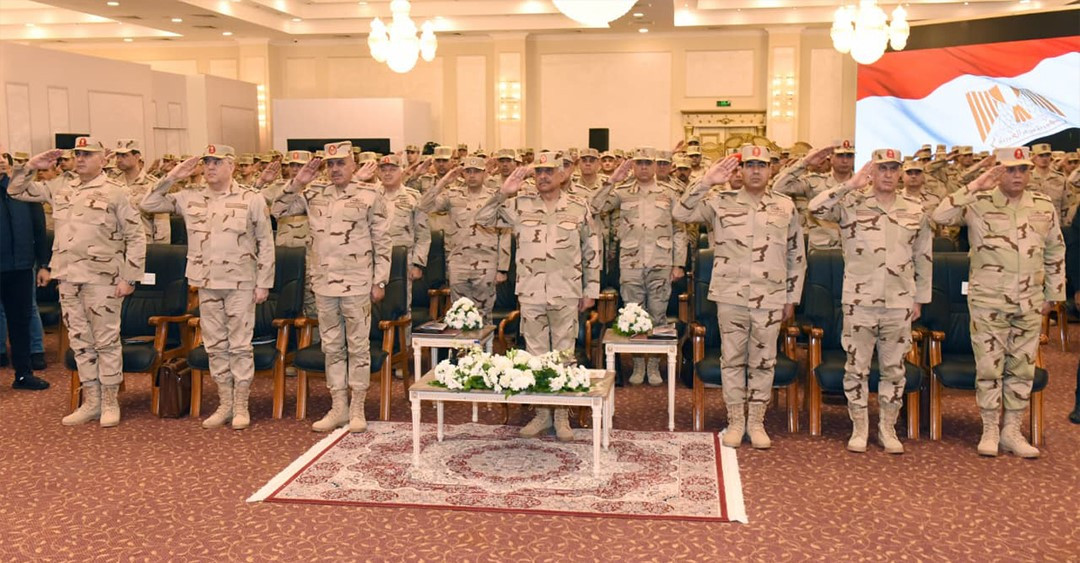 وزير الدفاع..