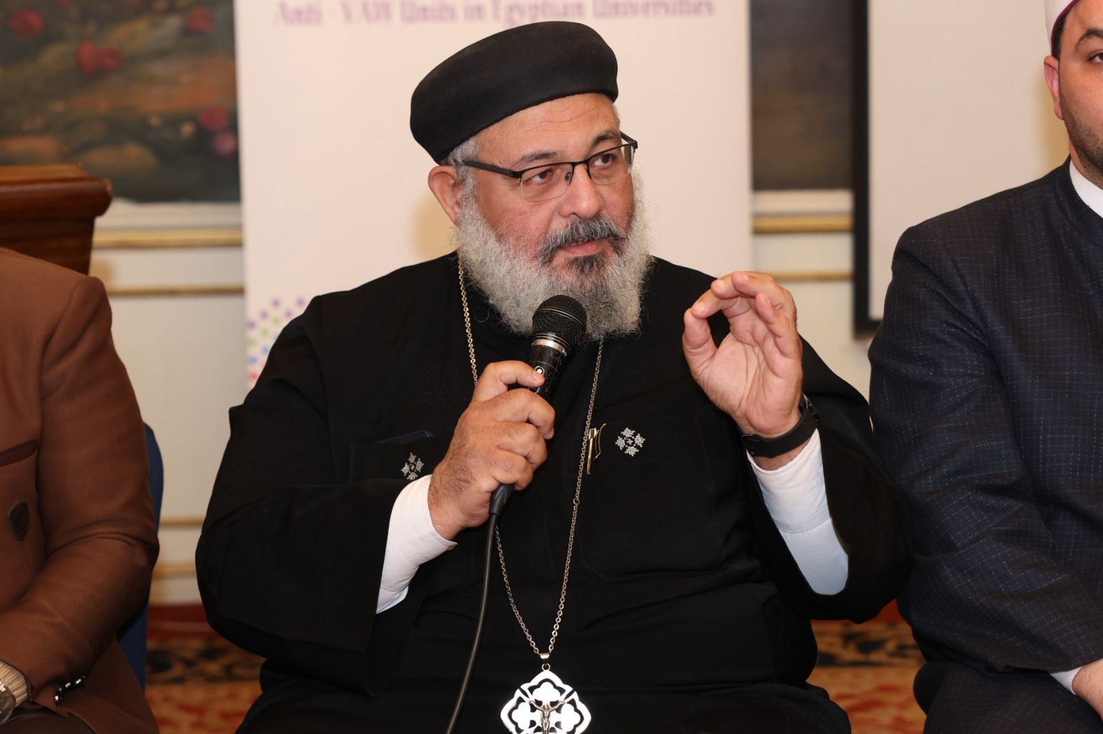 قومي المراة