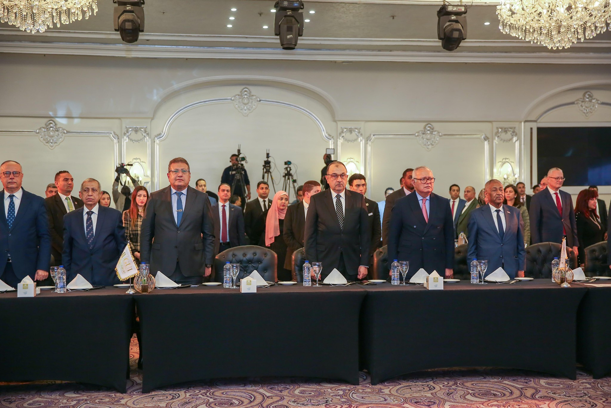 صور قطاع الاعمال