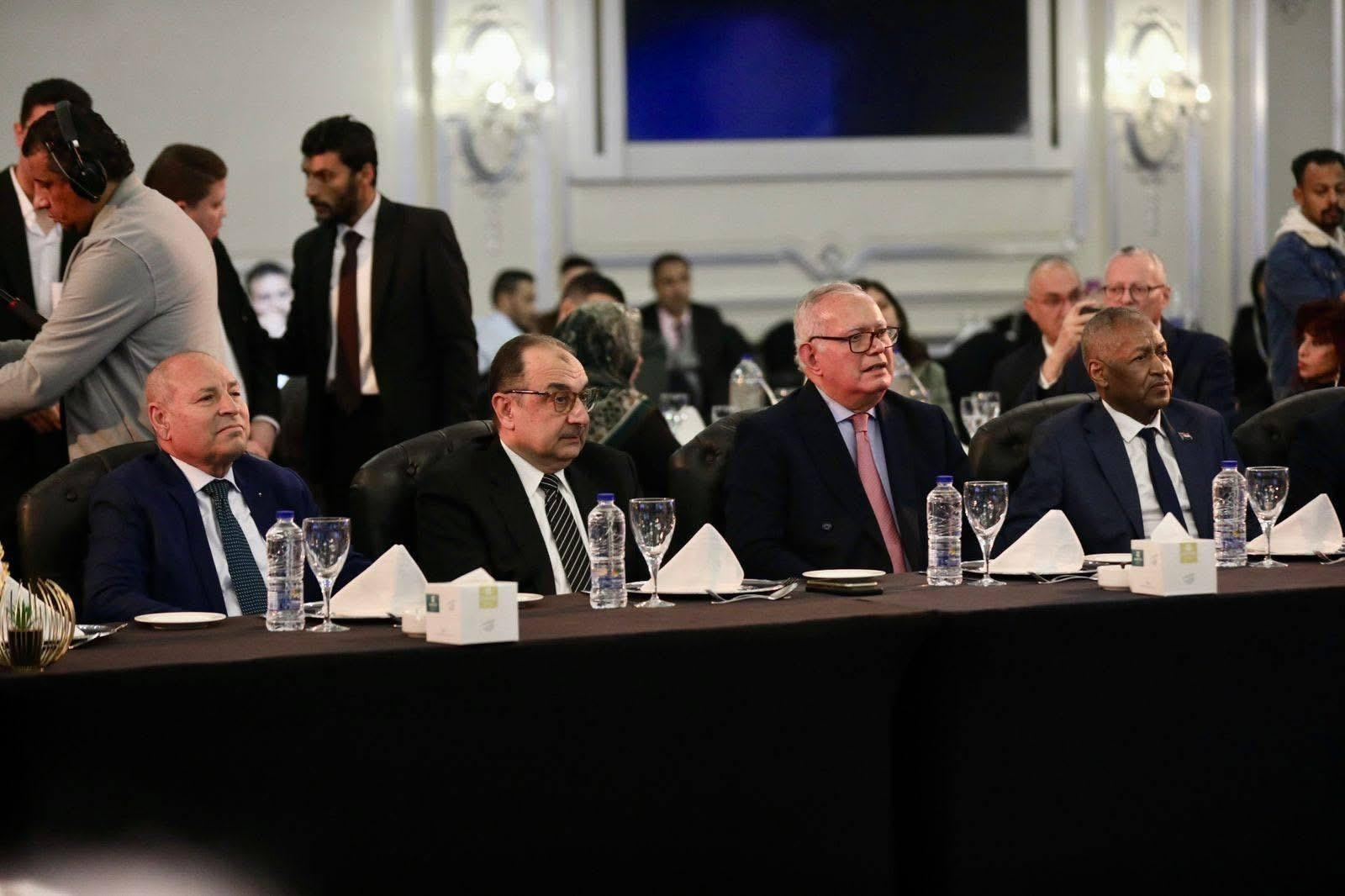 صور قطاع الاعمال