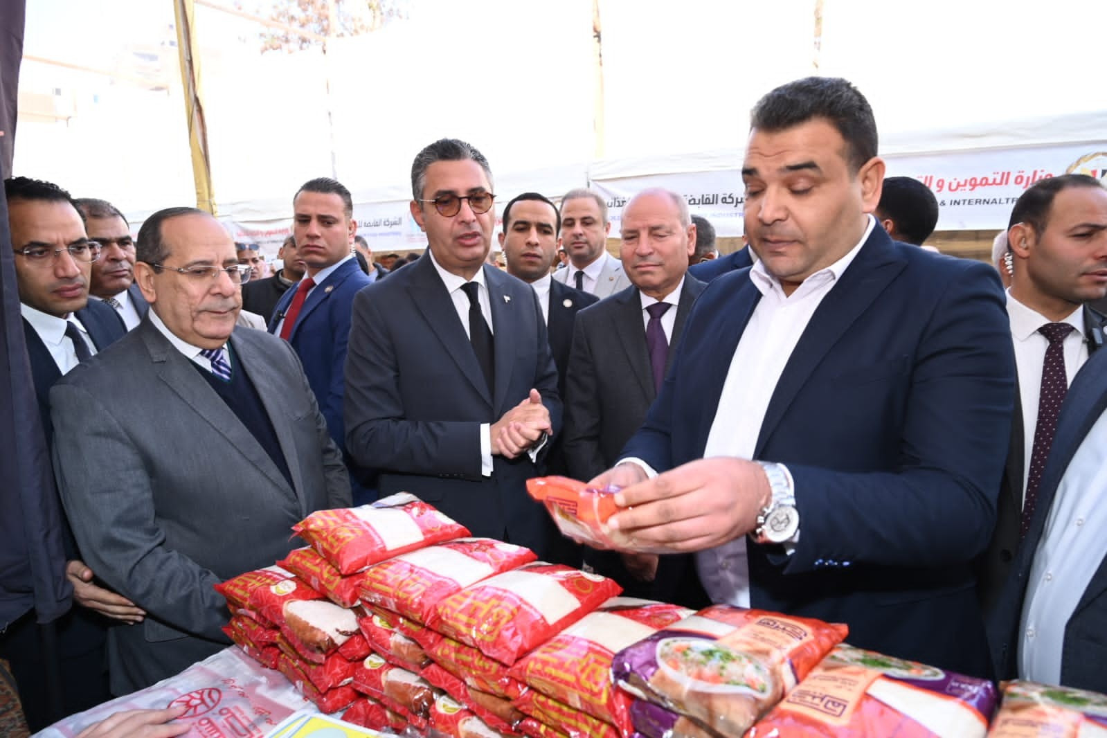 وزير التموين