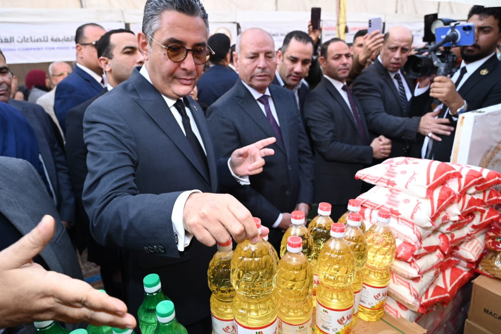 وزير التموين