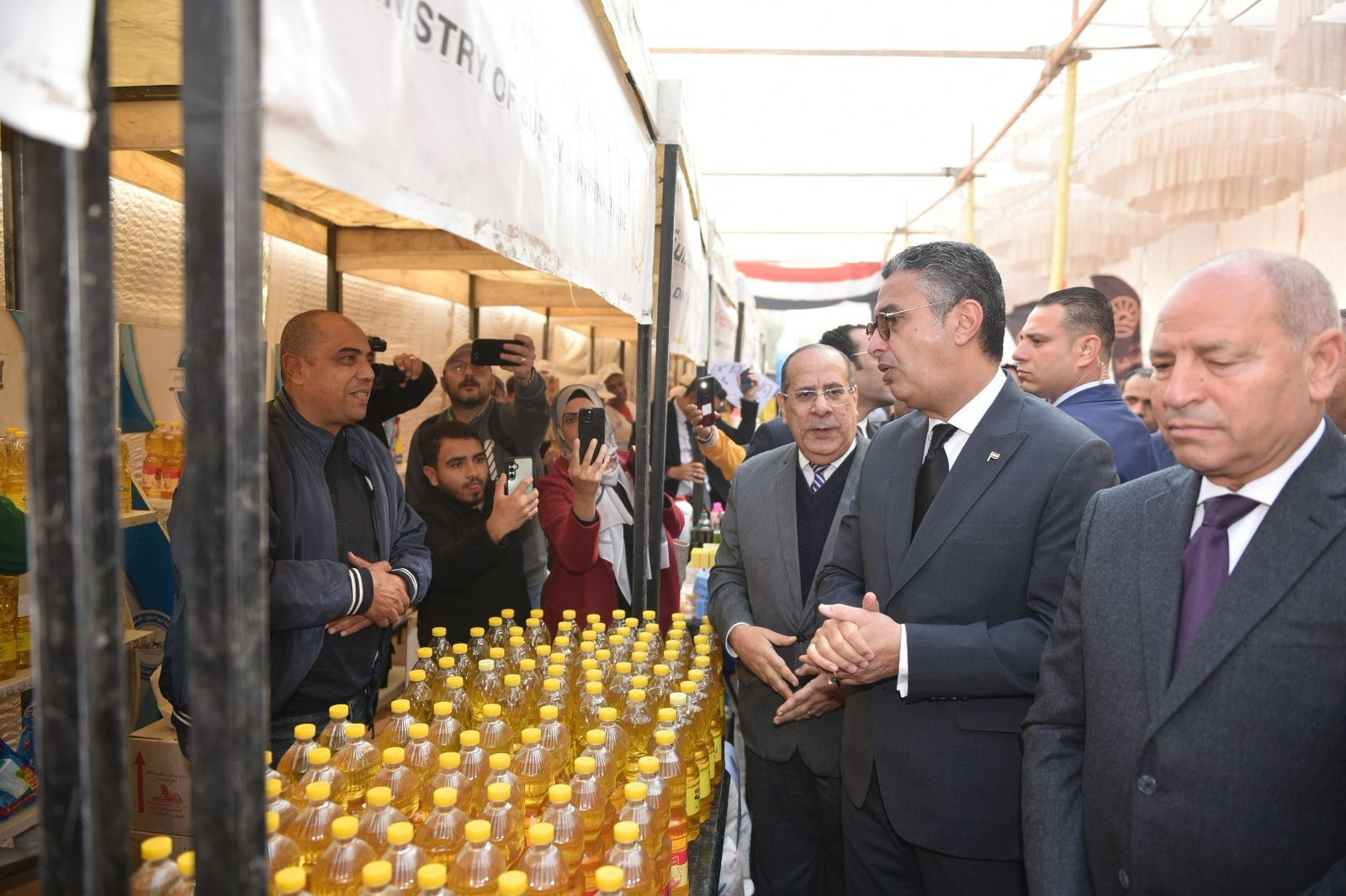 وزير التموين