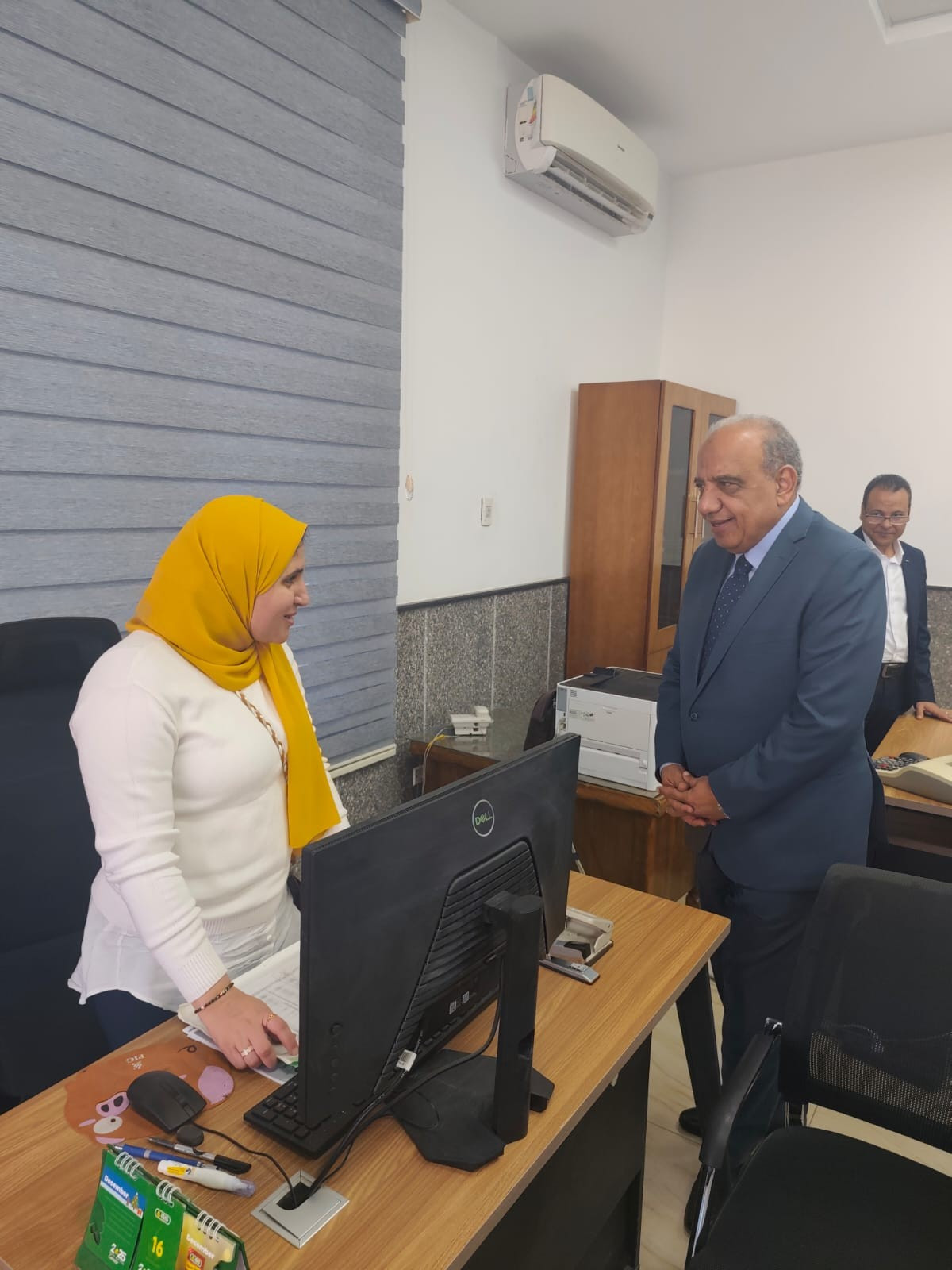 وزير الكهرباء