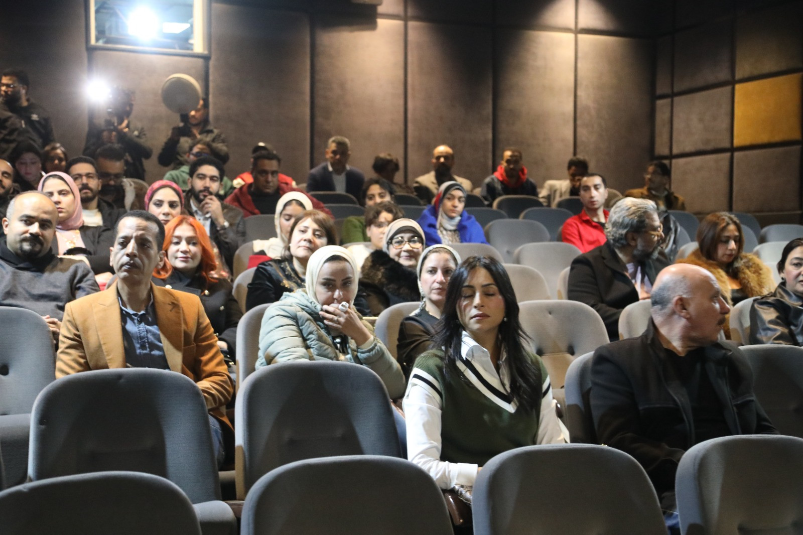 عرض فيلم بكرا