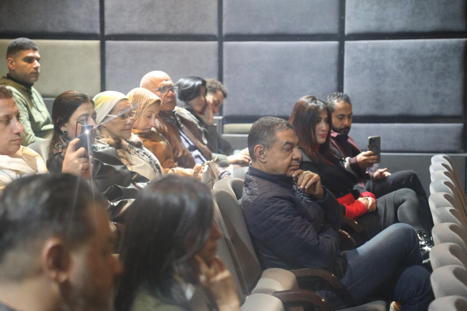 عرض فيلم بكرا