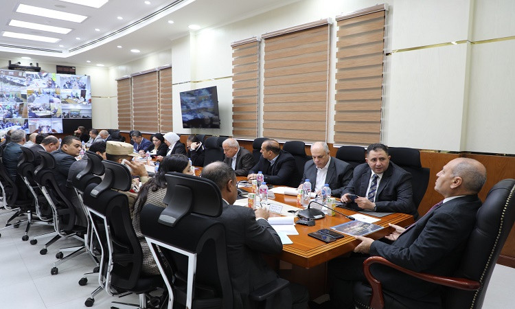 محافظ القاهرة يتابع الإجراءات في لجان جولة الإعادة لانتخابات النواب