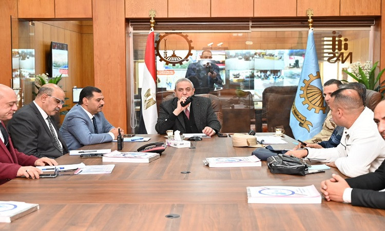 محافظ الغربية يتابع إعادة انتخابات النواب من مركز سيطرة الشبكة الوطنية