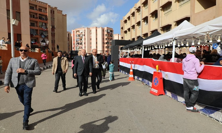 محافظ القاهرة يتفقد عددًا من اللجان للاطمئنان على العملية الانتخابية