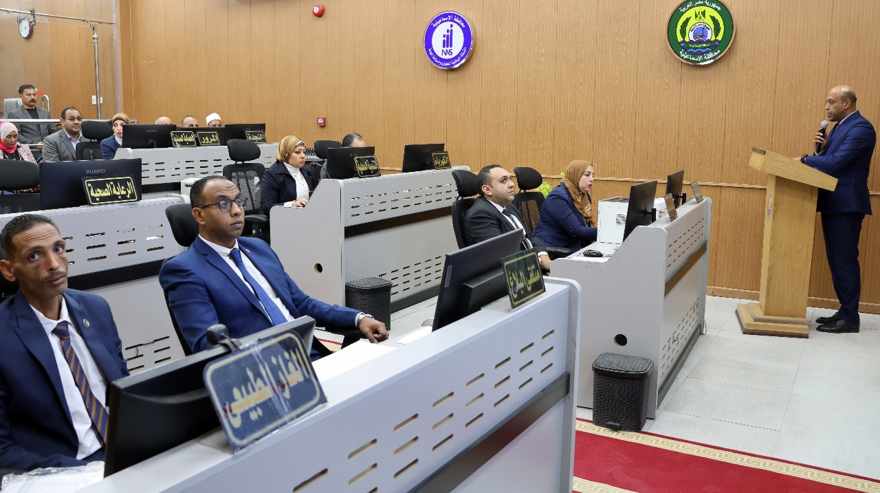 محافظ الإسماعيلية يتابع فتح المقرات الانتخابية لجولة الإعادة لانتخابات