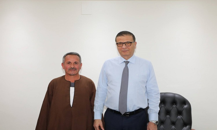 وزير الزراعية يستقبل وفدًا من الفلاحين