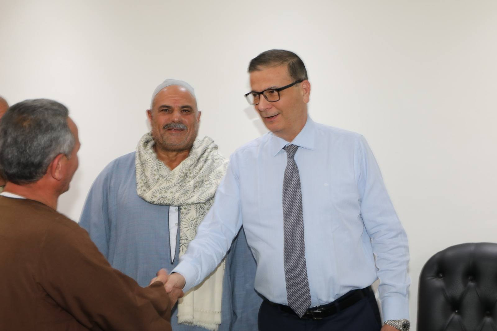 وزير الزراعة يستقبل وفدًا من الفلاحين