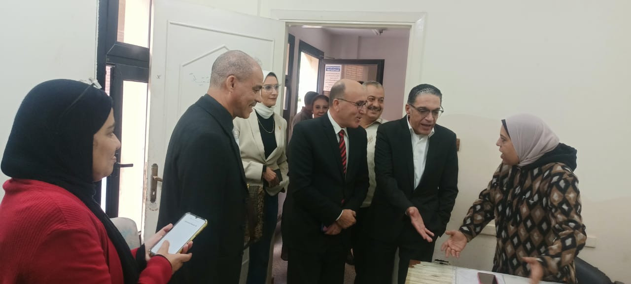 الدكتور عبد العزيز عبد الفتاح