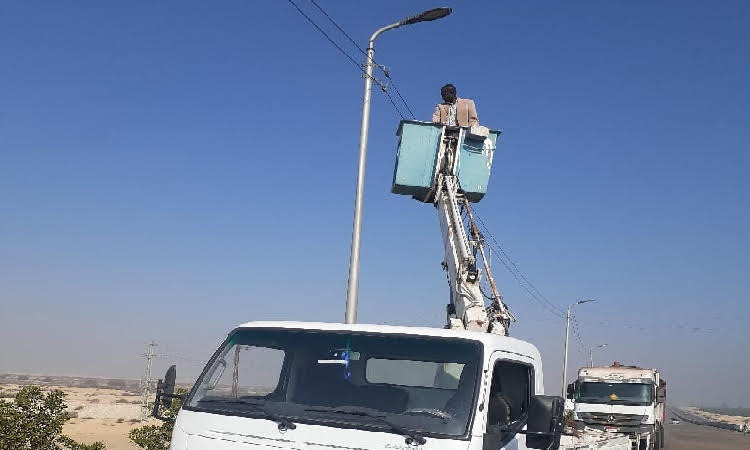محليات الإسماعيلية ترفع ٦٢٨٧ طنًا من المخلفات وصيانة الإنارة العامة