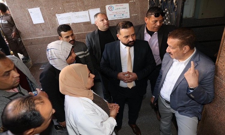 محافظ المنوفية يتفقد مركز خدمة العملاء وعيادة التأمين الصحي بقويسنا
