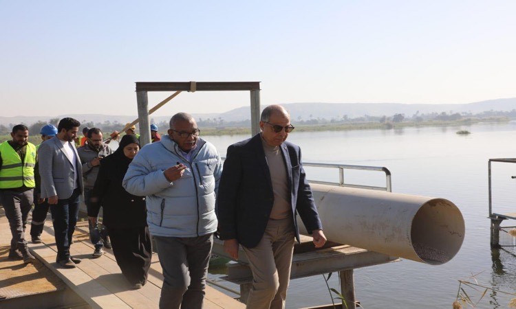 محافظ المنيا يتفقد محطة مياه جنوب ملوي بتكلفة 400 مليون جنيه