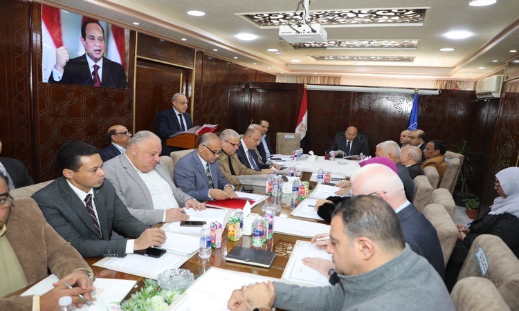 محافظ القاهرة يعتمد غرامات تصل لـ 100ألف جنيه لمخالفي إلقاء 