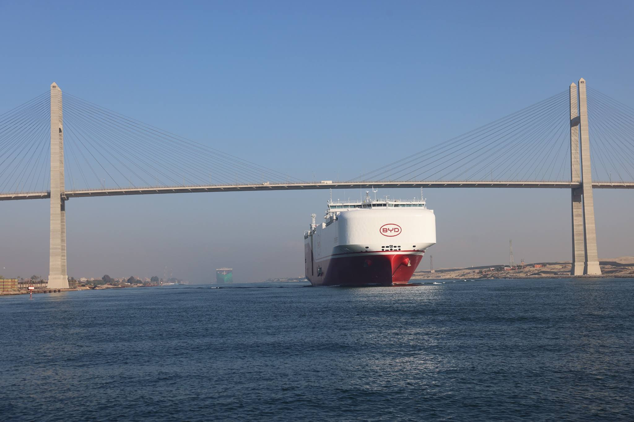 سفينة عملاقة