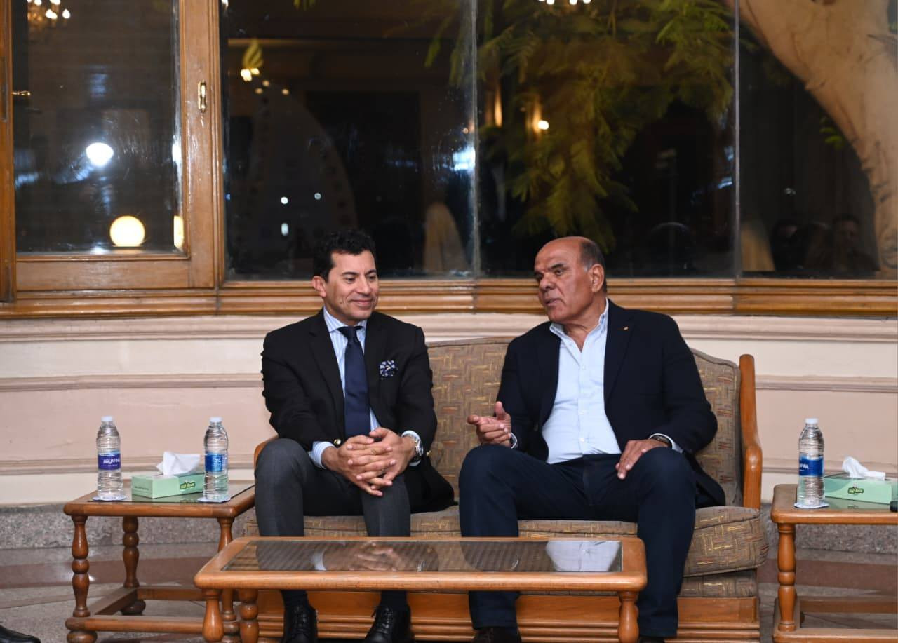 وزير الشباب والرياضة