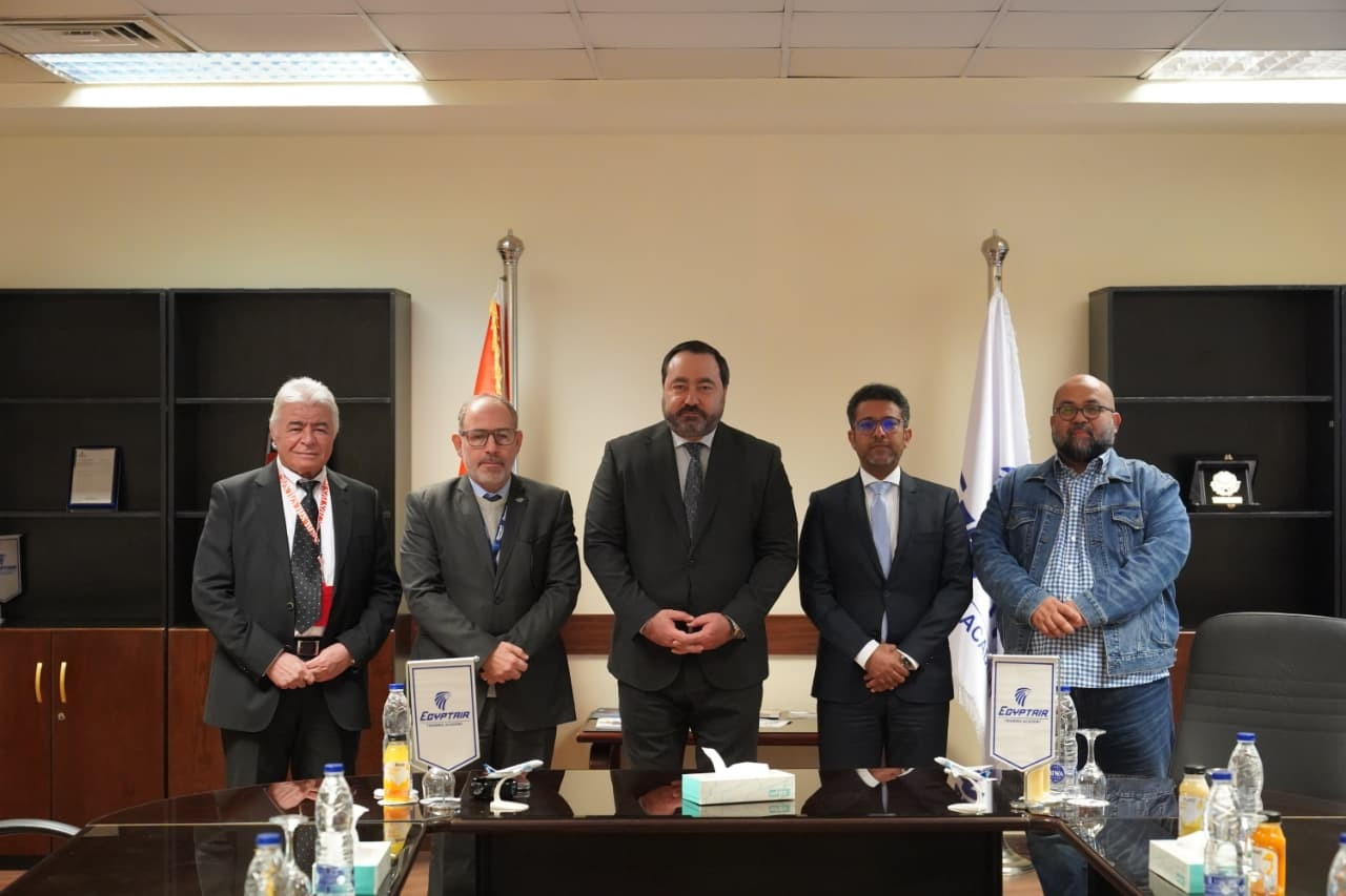 اكاديمية مصر للطيران