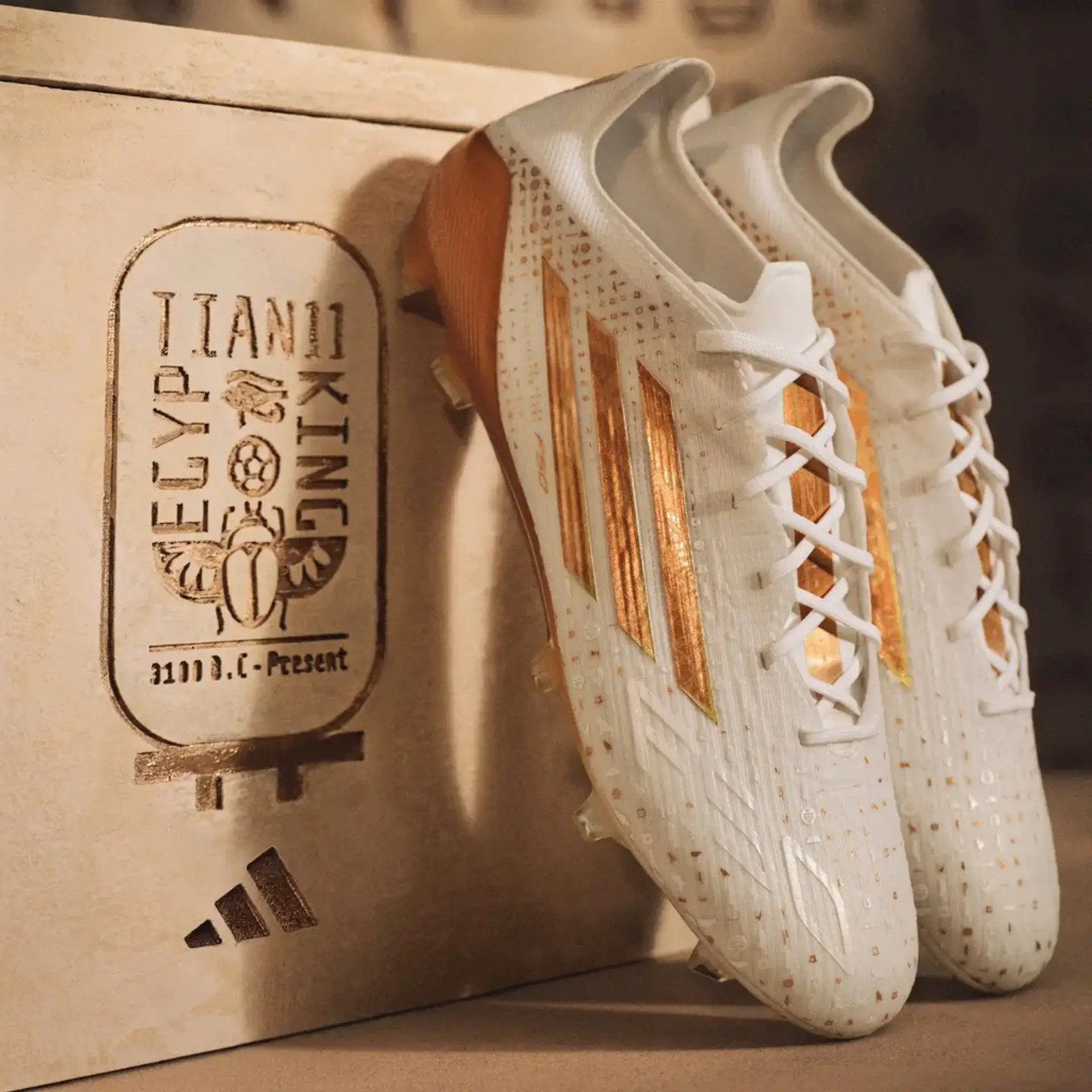 أديداس تطلق حذاء مصريا خاصا لصلاح