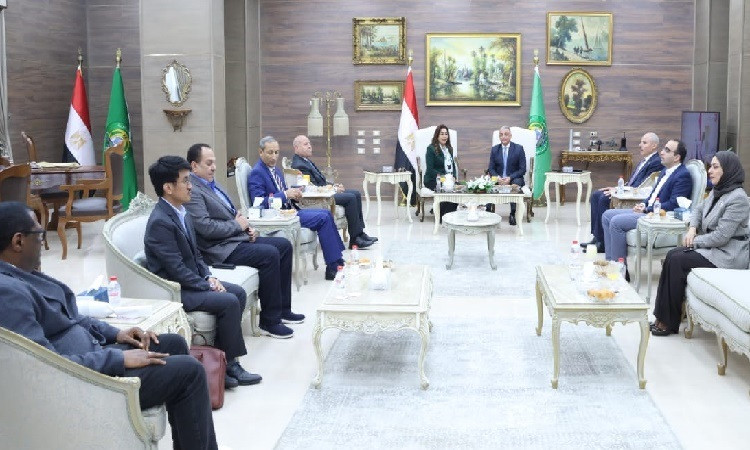 محافظ الإسماعيلية يستقبل وزيرة التنمية المحلية في مستهل زيارتها للمحاف