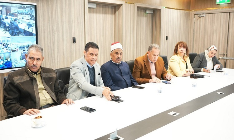 محافظ أسيوط يتابع جولة الإعادة بالدائرة الثالثة ويؤكد انتظام التصويت