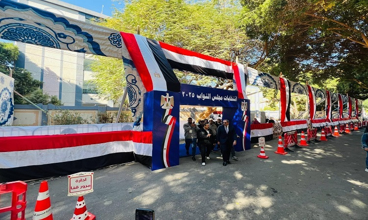 محافظ قنا يتفقد اللجان الانتخابية  لجولة الإعادة لانتخابات مجلس النواب