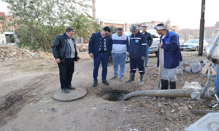 رئيس مياه القليوبية يتابع أعمال إصلاح خط مياه قرى كفر شبين والحصافة