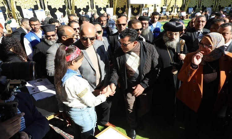 محافظ المنيا يتلقى تقريرًا عن حصاد مديرية الشباب والرياضة لعام 2025