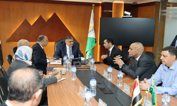 محافظ الجيزة يتابع فتح لجان جولة الإعادة لانتخابات مجلس النواب بالدائر