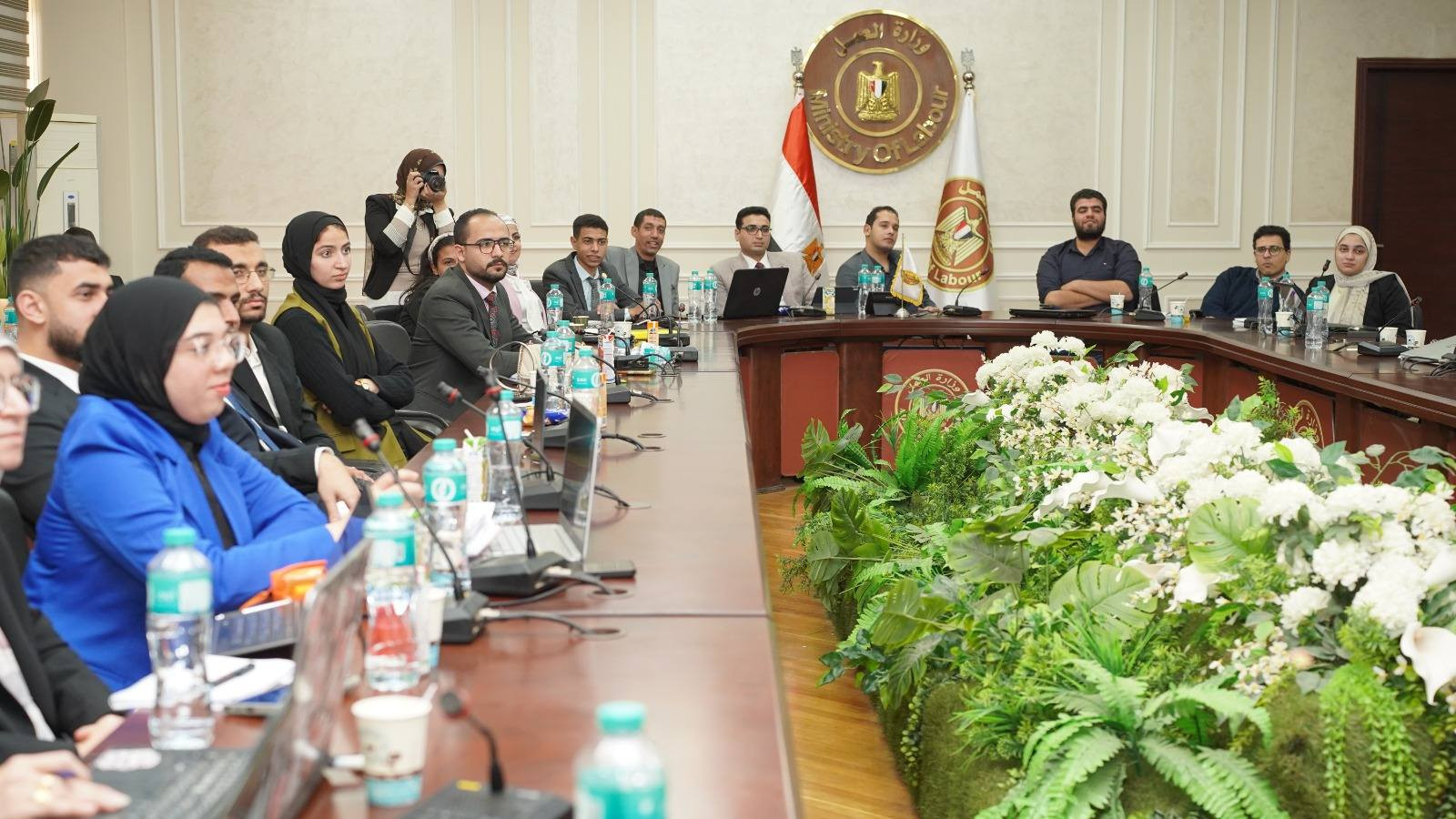 سفراء العمل