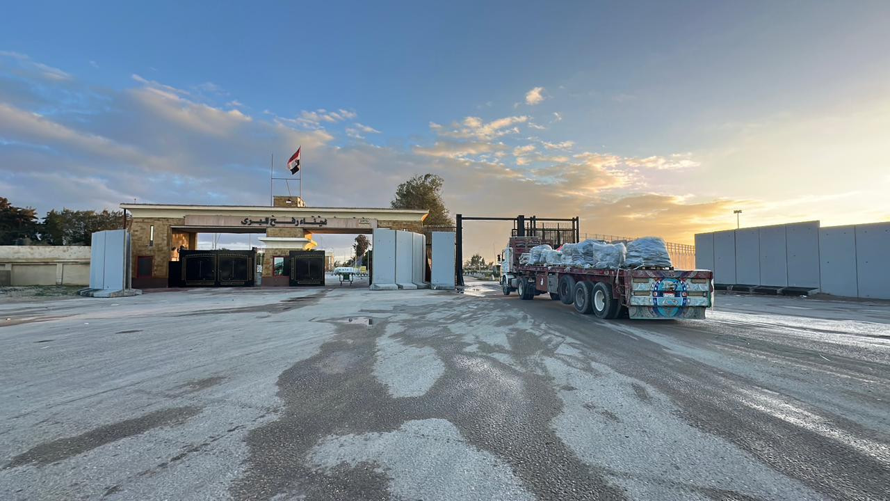 الهلال الأحمر: قافلة 