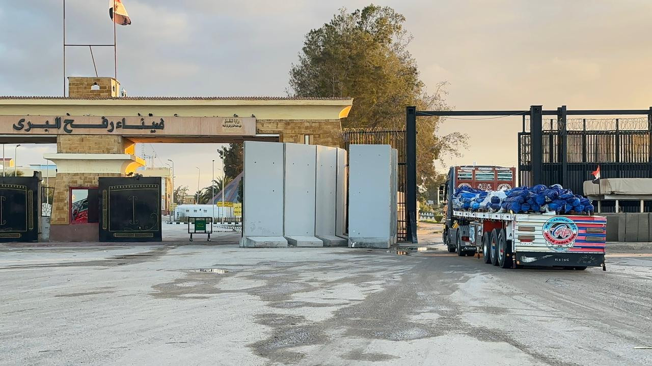 الهلال الأحمر: قافلة 